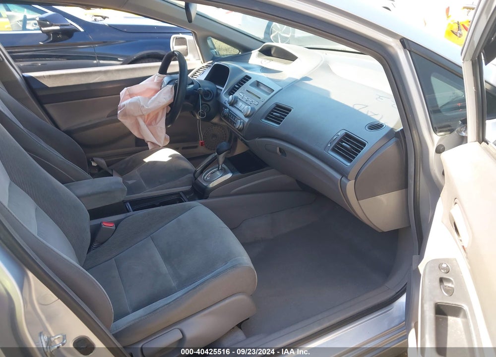 2010 HONDA CIVIC LX VIN: 19XFA1F59AE081184