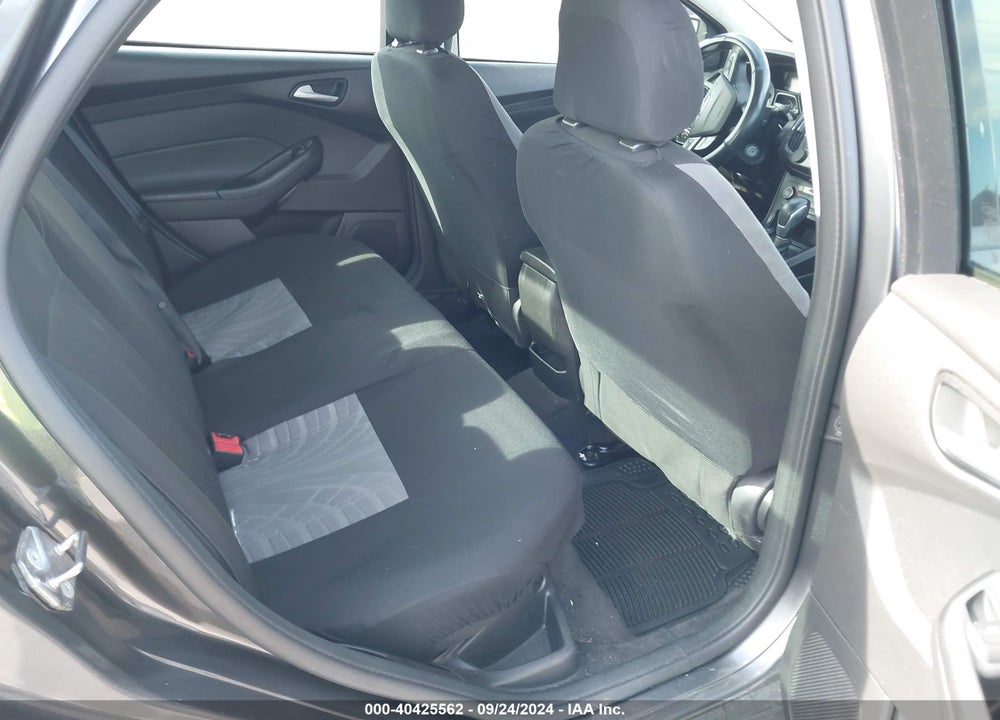 2018 FORD FOCUS SE VIN: 1FADP3FE8JL238301