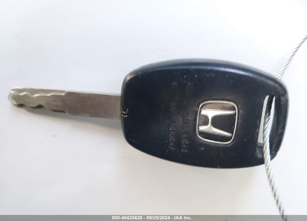 2006 HONDA PILOT EX-L VIN: 2HKYF18526H511499