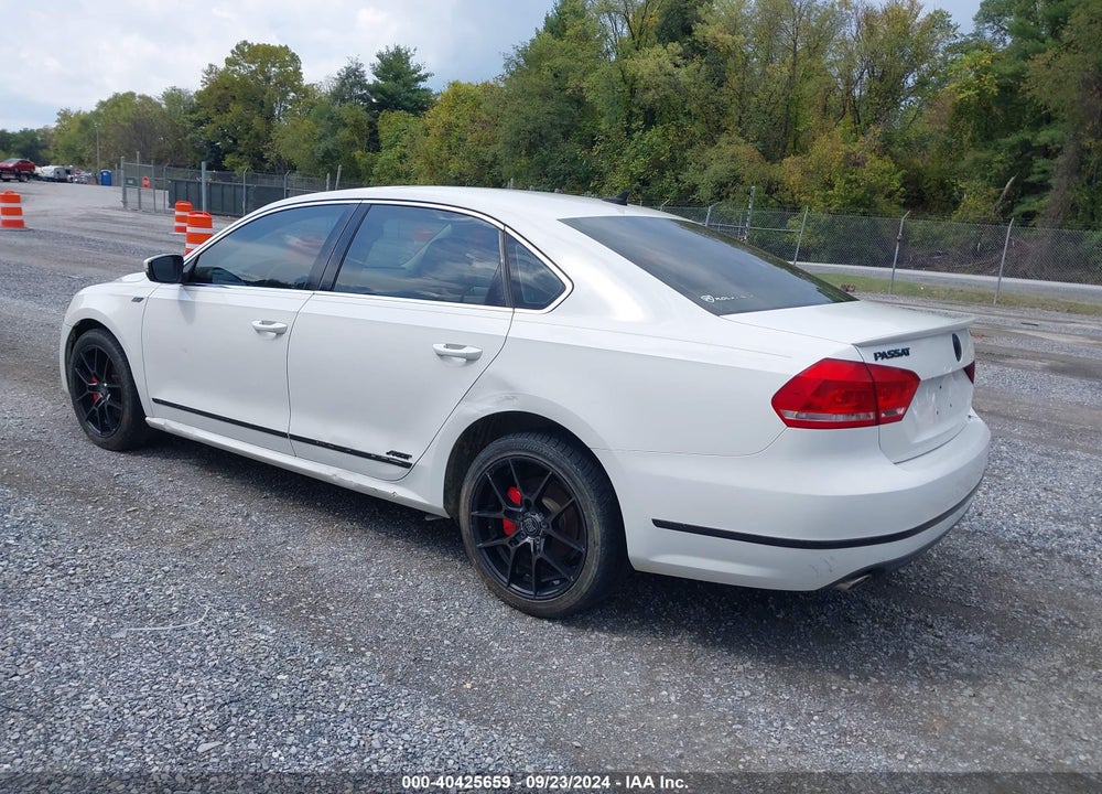 2013 VOLKSWAGEN PASSAT 2.0L TDI SE VIN: 1VWBN7A31DC075223