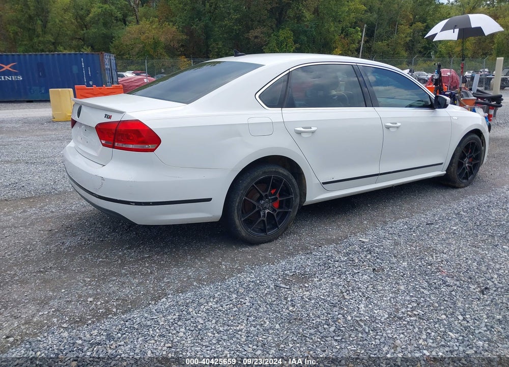 2013 VOLKSWAGEN PASSAT 2.0L TDI SE VIN: 1VWBN7A31DC075223