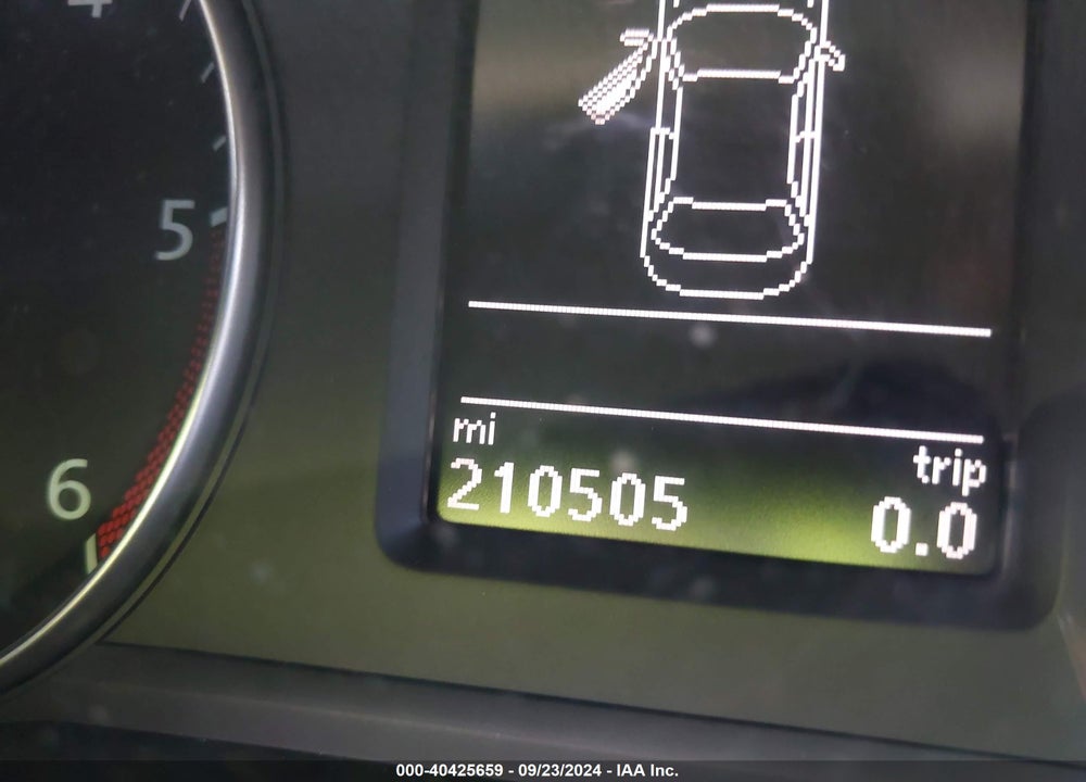 2013 VOLKSWAGEN PASSAT 2.0L TDI SE VIN: 1VWBN7A31DC075223
