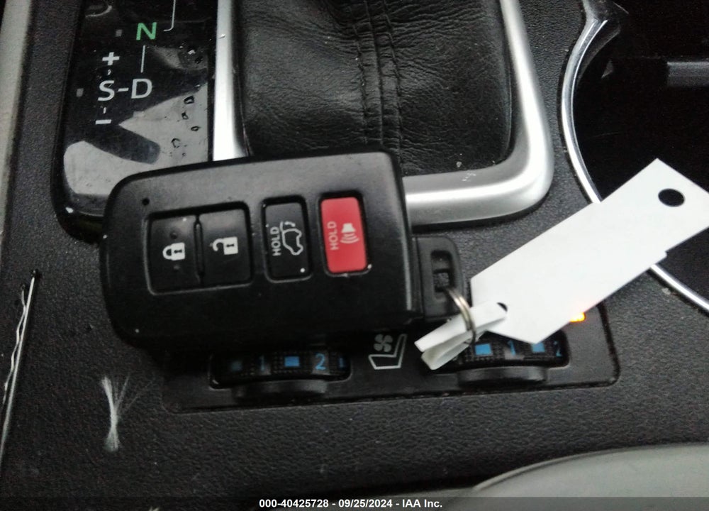2016 TOYOTA HIGHLANDER LIMITED PLATINUM V6 VIN: 5TDDKRFHXGS232156