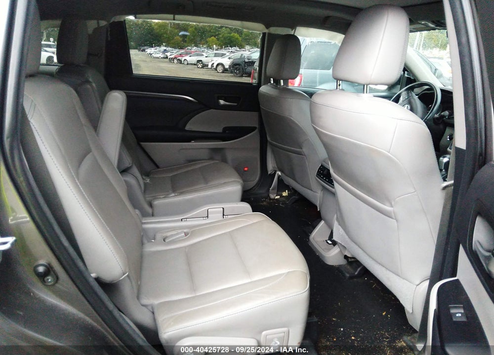2016 TOYOTA HIGHLANDER LIMITED PLATINUM V6 VIN: 5TDDKRFHXGS232156