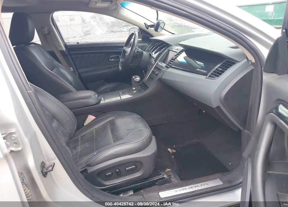 2010 FORD TAURUS LIMITED VIN: 1FAHP2JW0AG121509