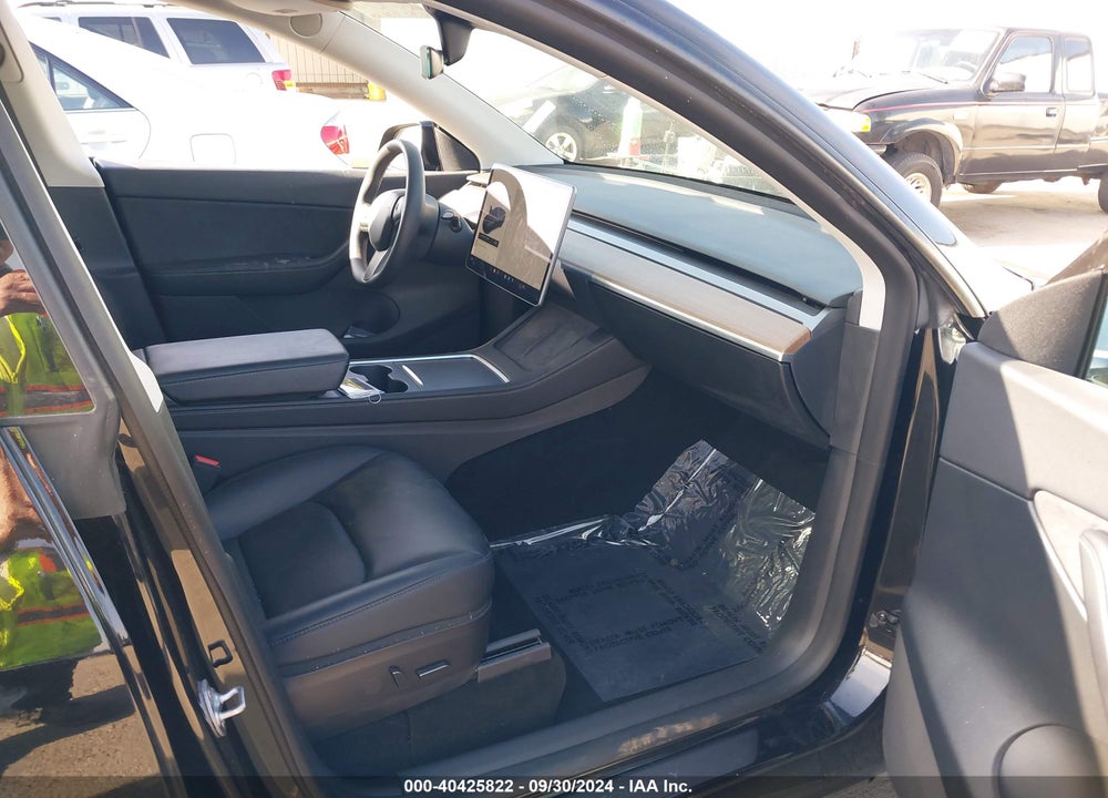 2021 TESLA MODEL Y LONG RANGE DUAL MOTOR ALL-WHEEL DRIVE VIN: 5YJYGDEEXMF208467