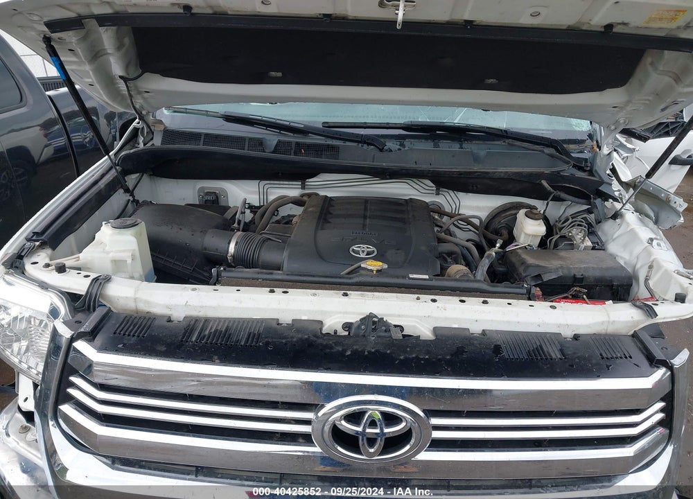 2017 TOYOTA TUNDRA SR5 5.7L V8 VIN: 5TFDY5F15HX584681