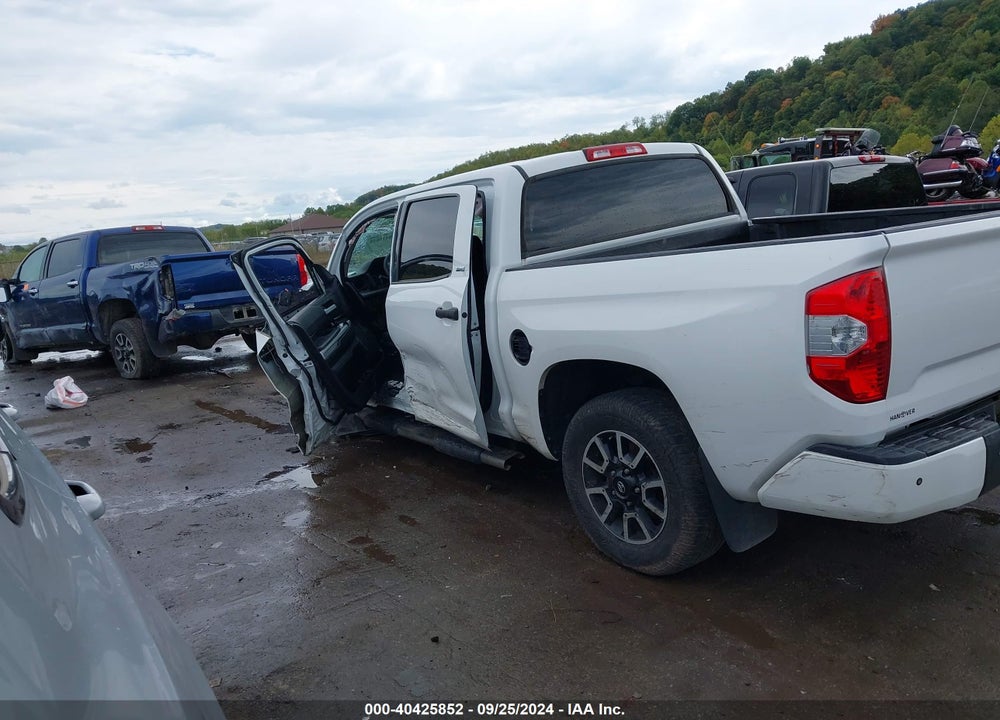 2017 TOYOTA TUNDRA SR5 5.7L V8 VIN: 5TFDY5F15HX584681