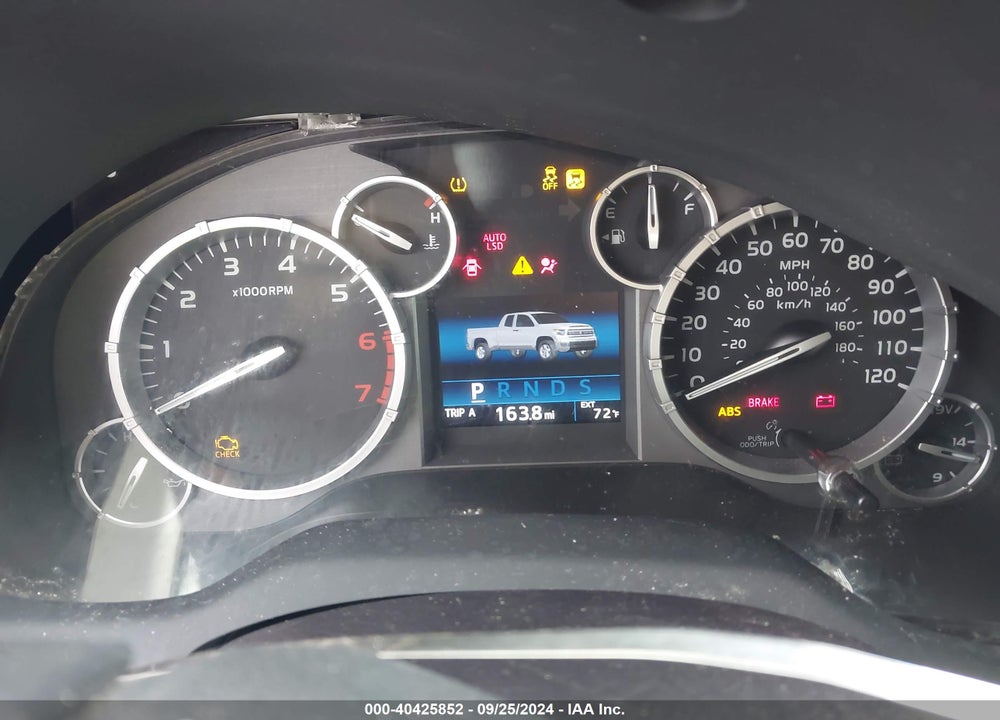 2017 TOYOTA TUNDRA SR5 5.7L V8 VIN: 5TFDY5F15HX584681
