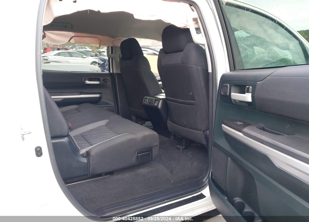 2017 TOYOTA TUNDRA SR5 5.7L V8 VIN: 5TFDY5F15HX584681