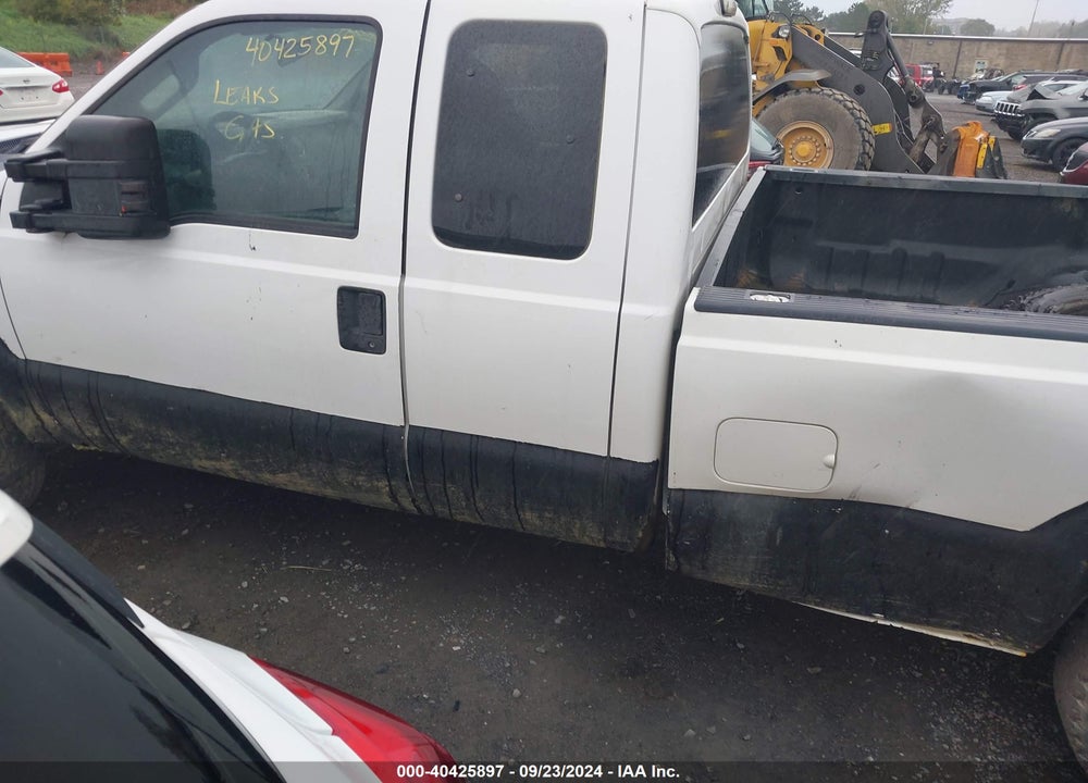 2011 FORD F-250 XLT VIN: 1FT7X2B60BEA49972