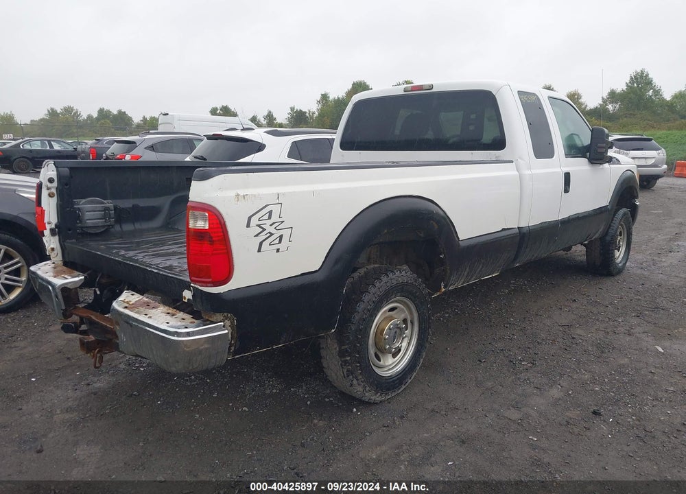 2011 FORD F-250 XLT VIN: 1FT7X2B60BEA49972