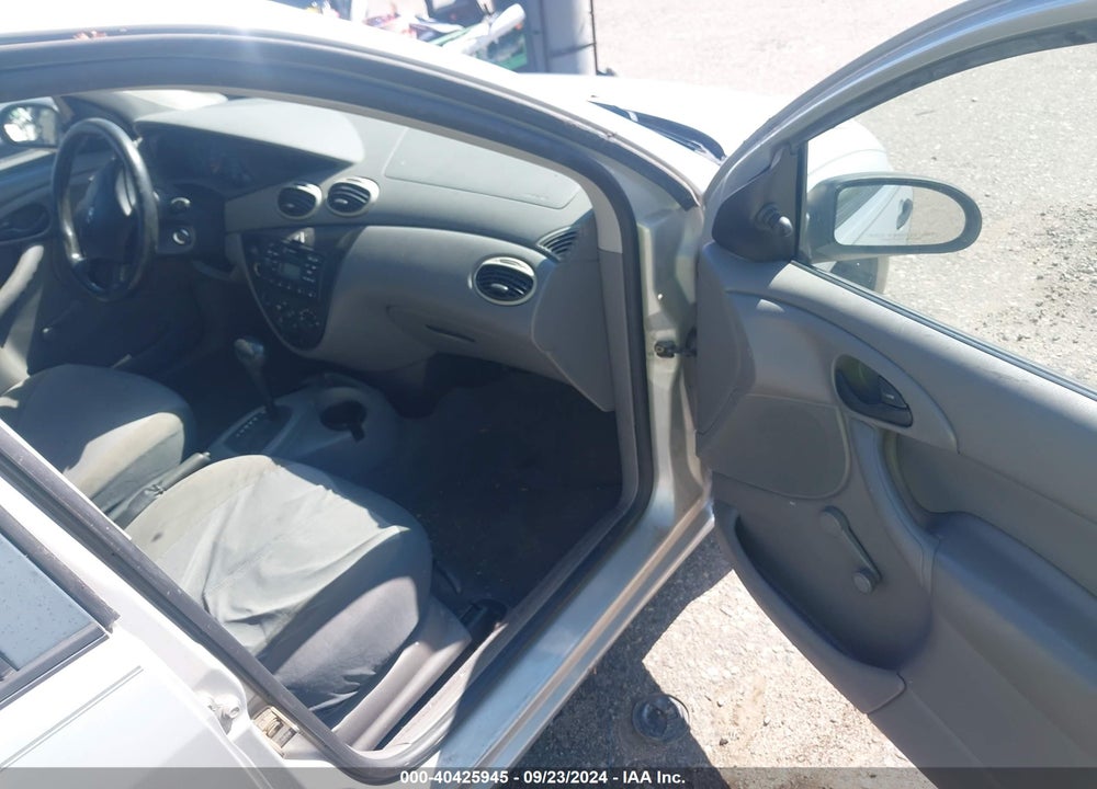 2001 FORD FOCUS LX VIN: 1FAHP33P21W313287