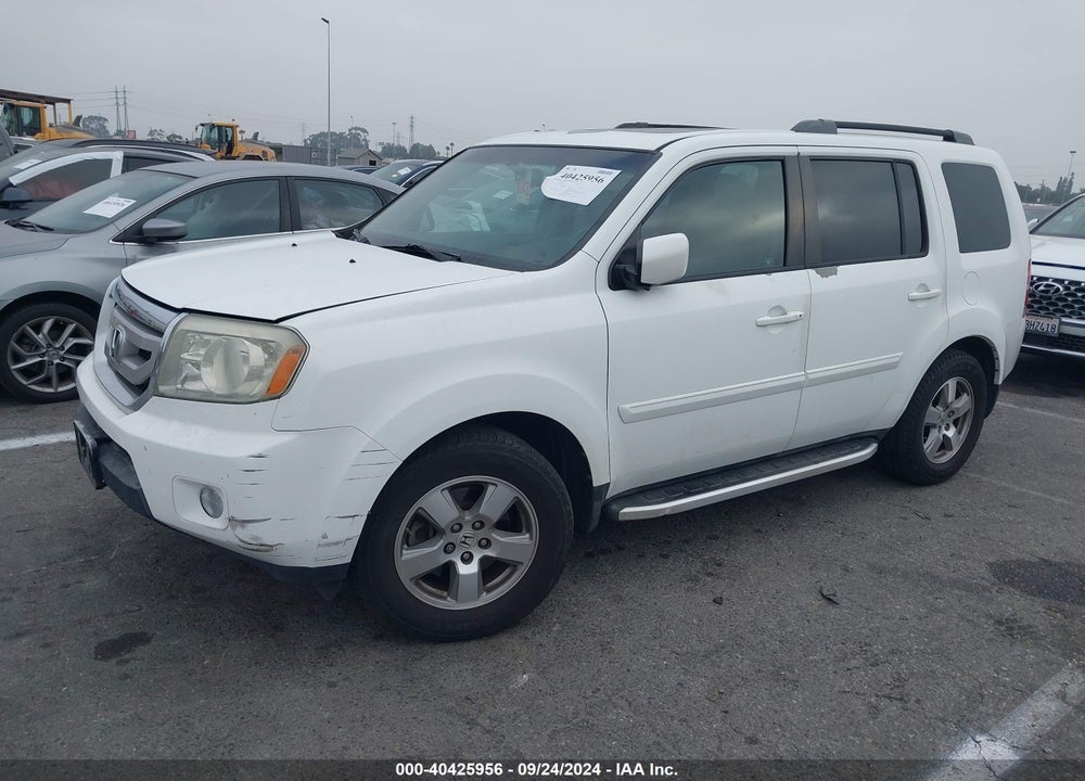 2011 HONDA PILOT EX-L VIN: 5FNYF3H55BB016556