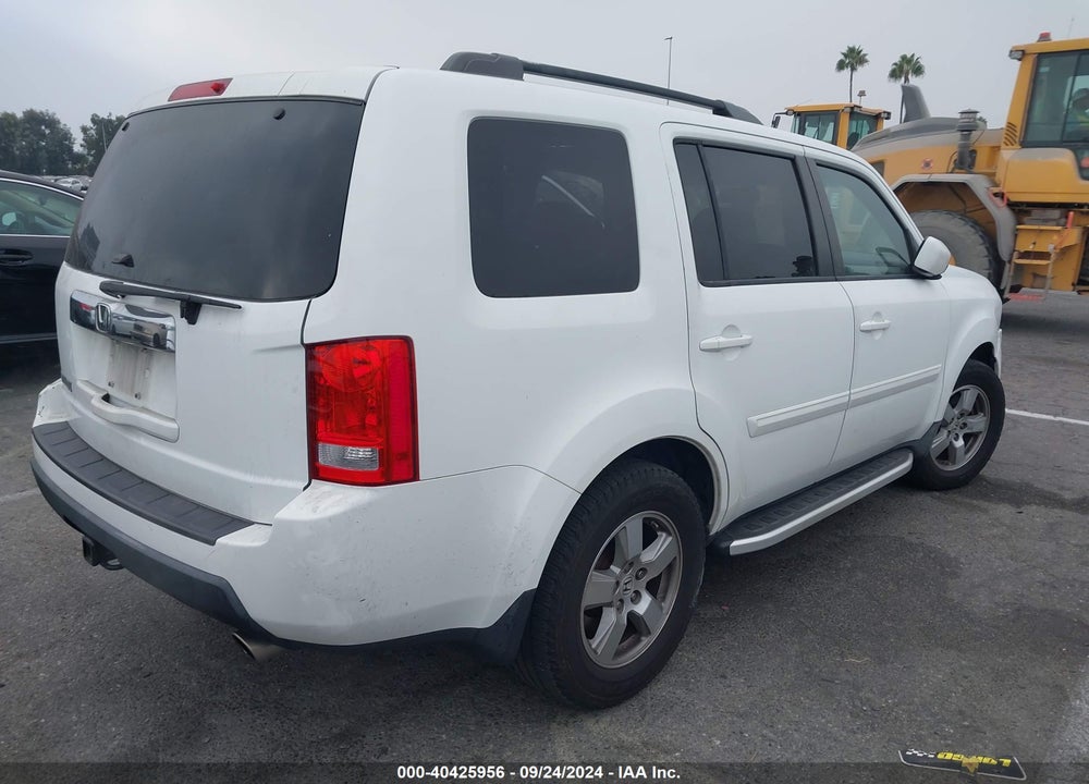 2011 HONDA PILOT EX-L VIN: 5FNYF3H55BB016556