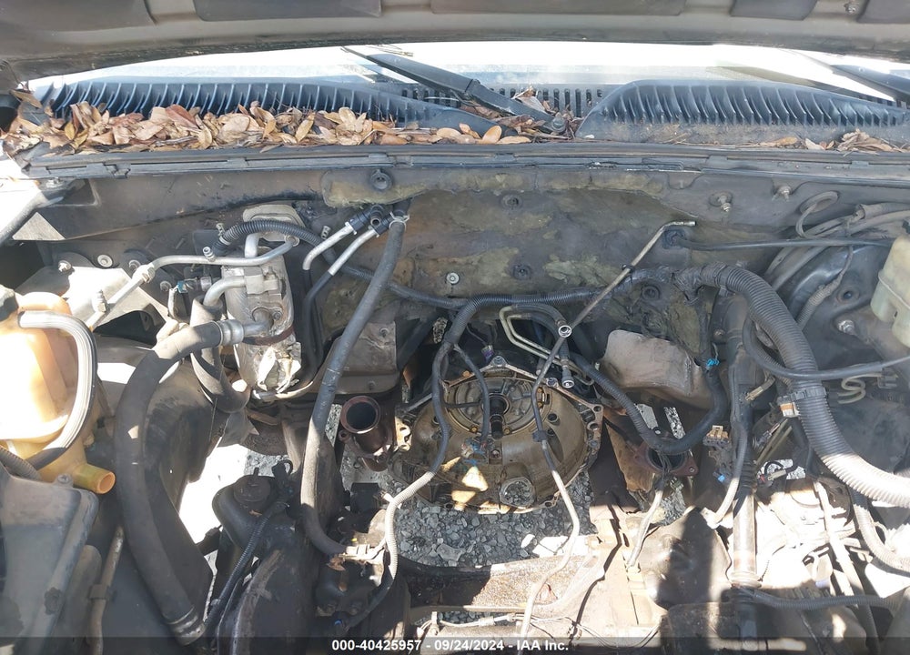 2001 CHEVROLET TAHOE LT VIN: 1GNEK13TX1J126185