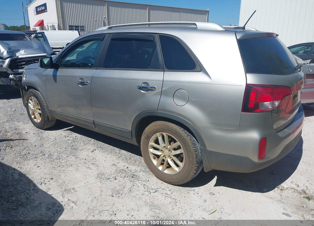 2015 KIA SORENTO LX VIN: 5XYKT3A64FG660694
