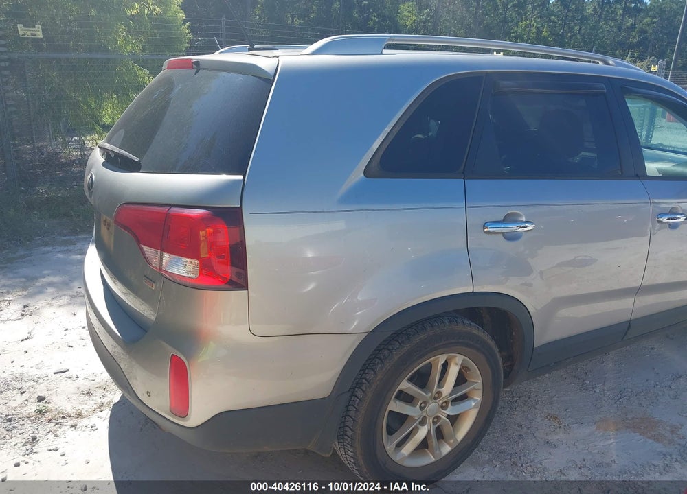 2015 KIA SORENTO LX VIN: 5XYKT3A64FG660694
