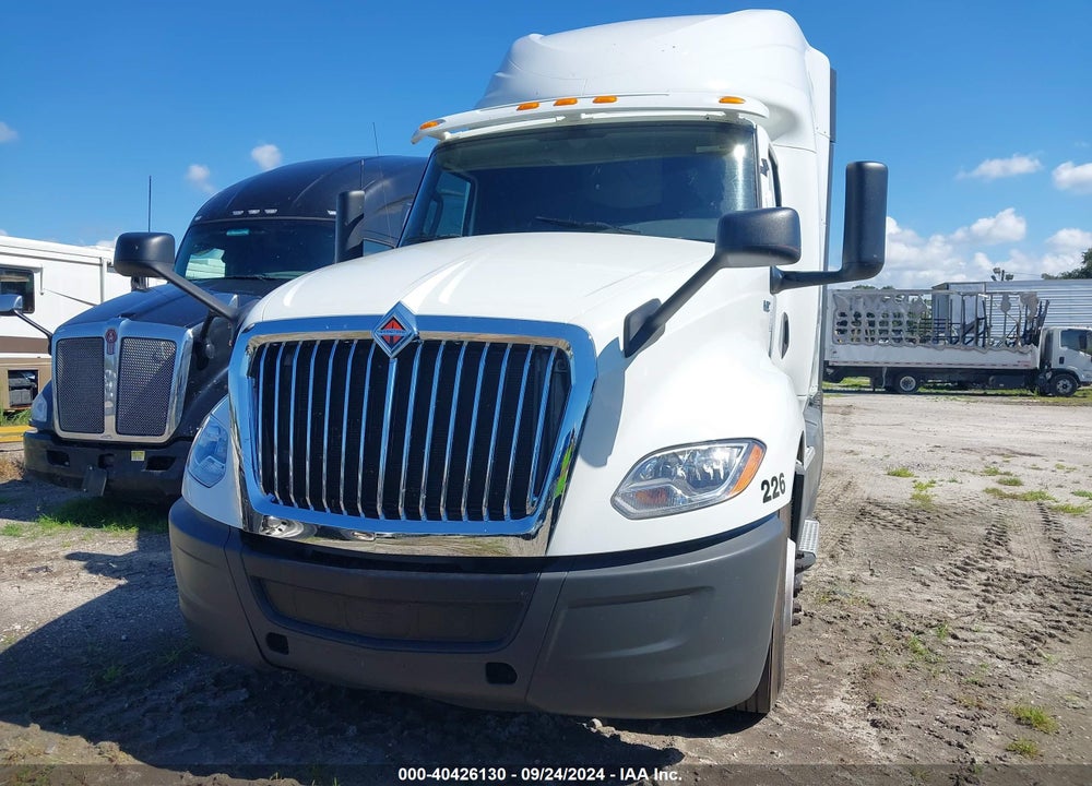 2018 INTERNATIONAL LT VIN: 3HSDZTZR3JN492226