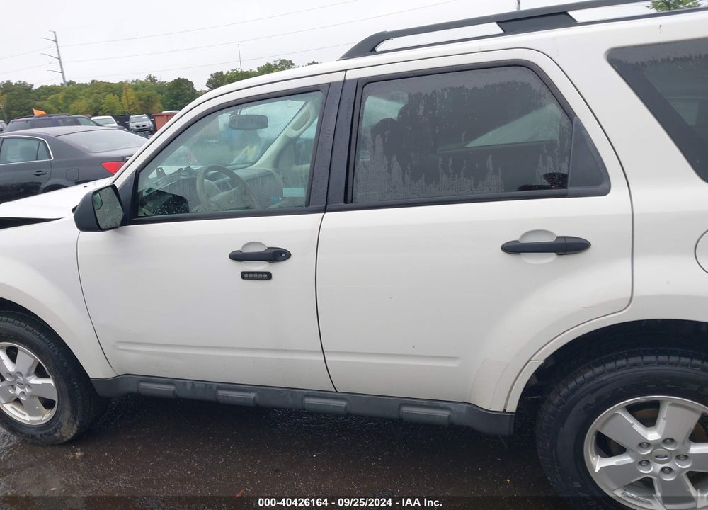 2011 FORD ESCAPE XLT VIN: 1FMCU9D70BKB54112