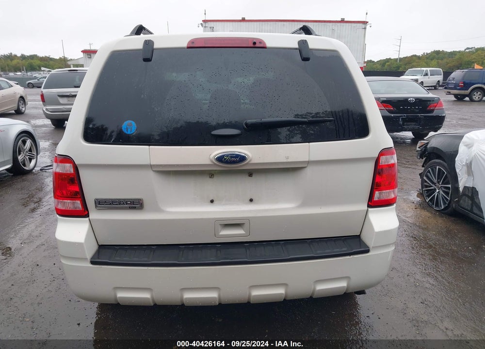 2011 FORD ESCAPE XLT VIN: 1FMCU9D70BKB54112