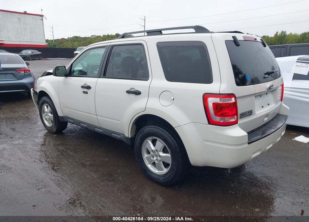2011 FORD ESCAPE XLT VIN: 1FMCU9D70BKB54112