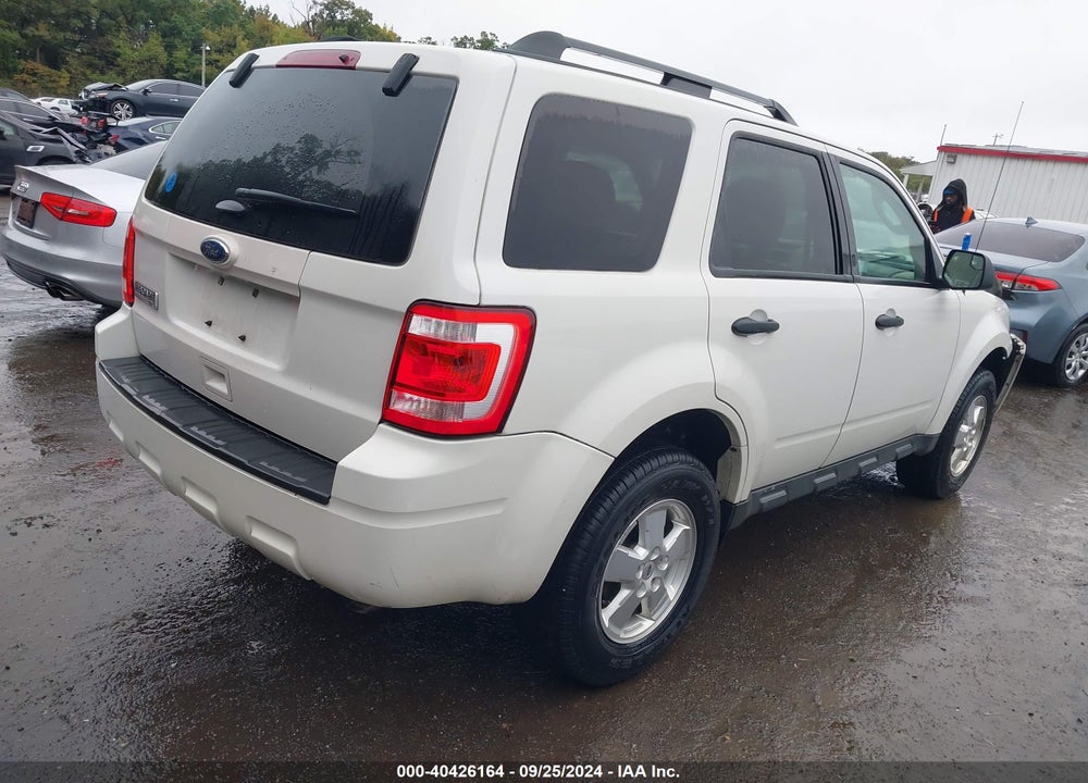2011 FORD ESCAPE XLT VIN: 1FMCU9D70BKB54112