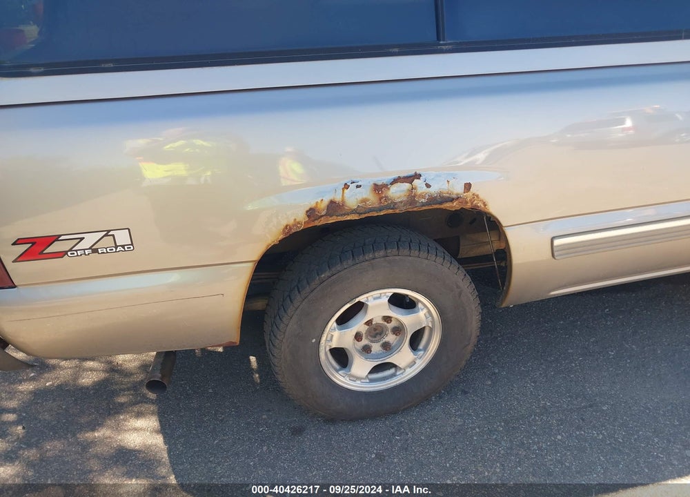 2001 CHEVROLET SILVERADO 1500 LS VIN: 1GCEK19T71E294603