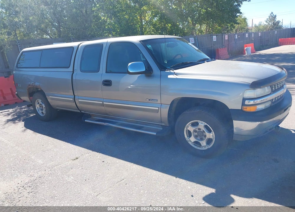 2001 CHEVROLET SILVERADO 1500 LS VIN: 1GCEK19T71E294603