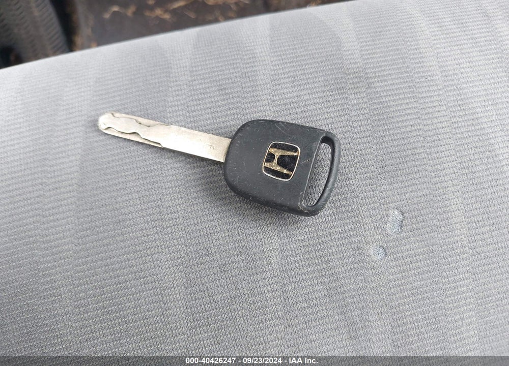 2005 HONDA CIVIC LX VIN: 2HGES16585H521710