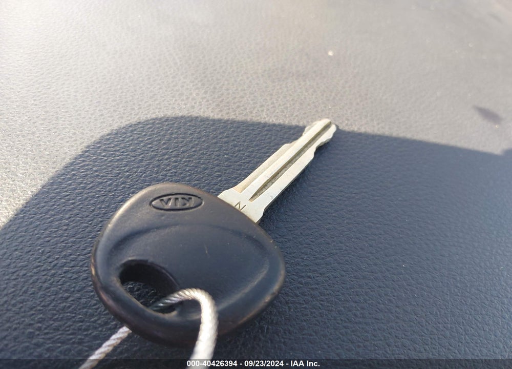2008 KIA RONDO LX V6 VIN: KNAFG526787152779