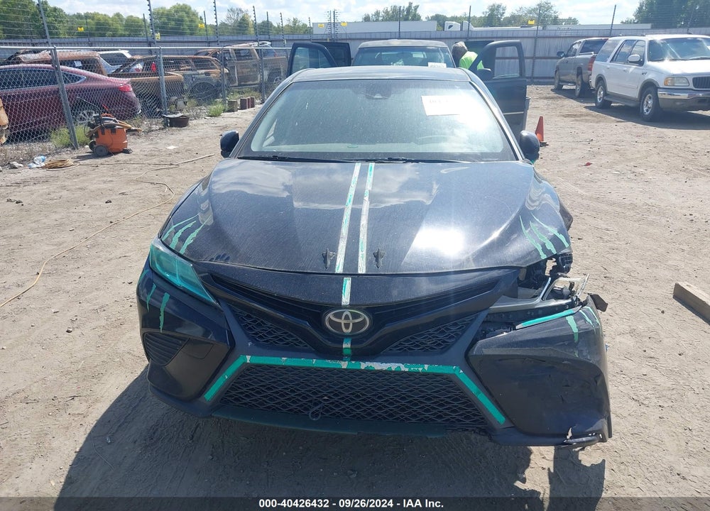 2018 TOYOTA CAMRY SE VIN: JTNB11HKXJ3049221