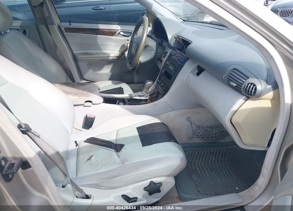 2004 MERCEDES-BENZ C 240 VIN: WDBRF61J34E016751