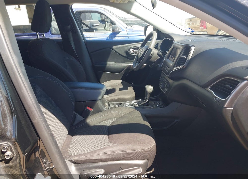 2019 JEEP CHEROKEE LATITUDE FWD VIN: 1C4PJLCB9KD307785