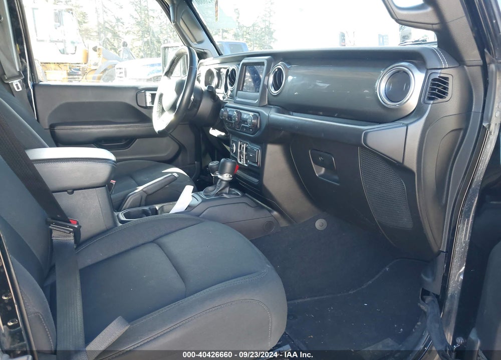 2019 JEEP WRANGLER UNLIMITED SAHARA 4X4 VIN: 1C4HJXEG2KW527746