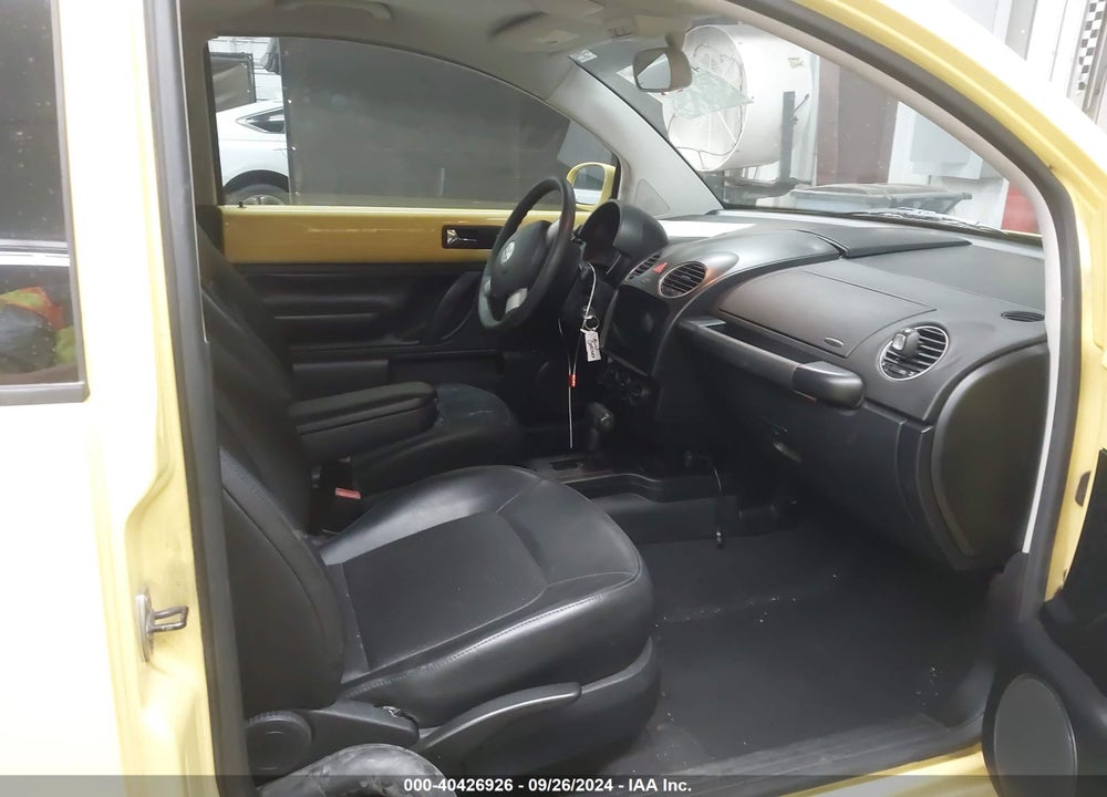 2010 VOLKSWAGEN NEW BEETLE 2.5L FINAL EDITION VIN: 3VWPW3AG9AM001489
