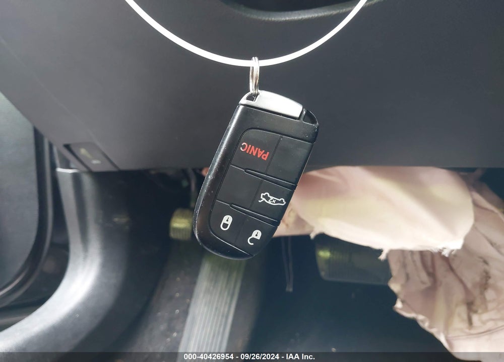 2018 CHRYSLER 300 TOURING VIN: 2C3CCAAG0JH308583