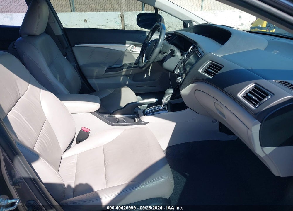2014 HONDA CIVIC HYBRID VIN: 19XFB4F30EE200811
