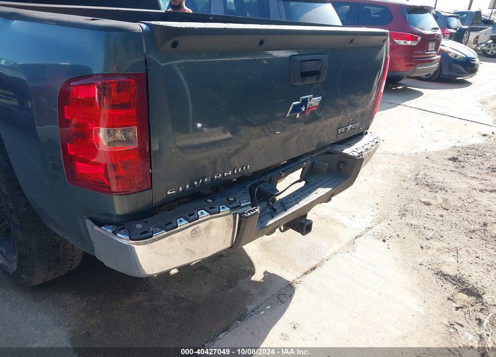 2011 CHEVROLET SILVERADO 1500 LT VIN: 1GCRCSE06BZ106227