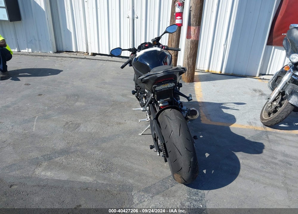 2024 BMW S 1000 RR VIN: WB10E630XR6J67537