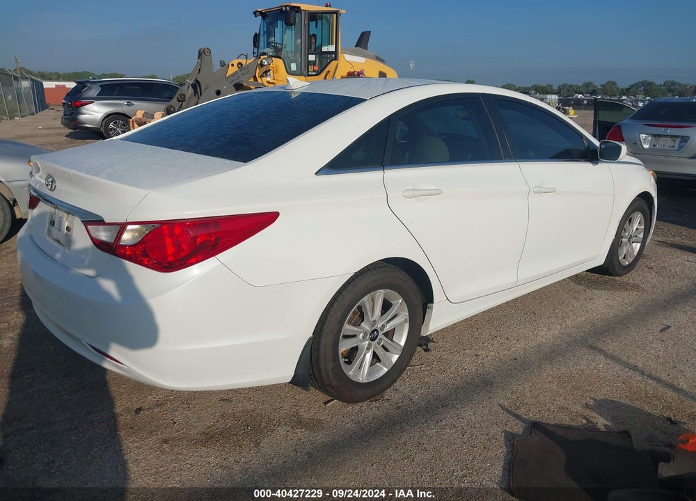 2013 HYUNDAI SONATA GLS VIN: 5NPEB4AC6DH786704