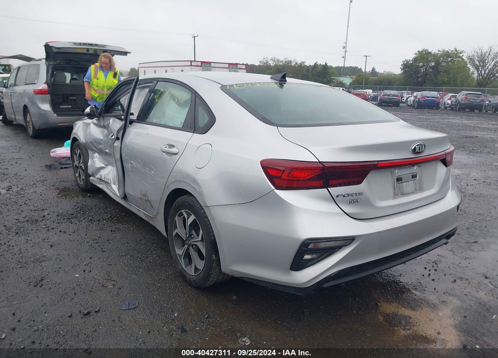 2019 KIA FORTE LXS VIN: 3KPF24AD7KE041216
