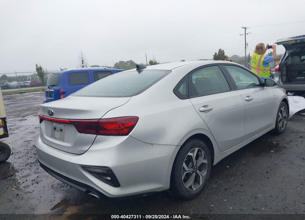 2019 KIA FORTE LXS VIN: 3KPF24AD7KE041216