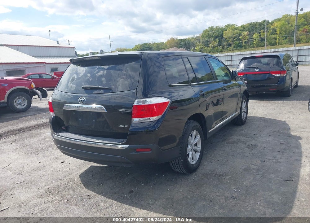 2011 TOYOTA HIGHLANDER BASE V6 VIN: 5TDBK3EH7BS044130