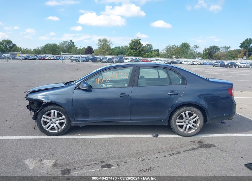 2008 VOLKSWAGEN JETTA SEDAN VIN: 3VWJM71K48M082094