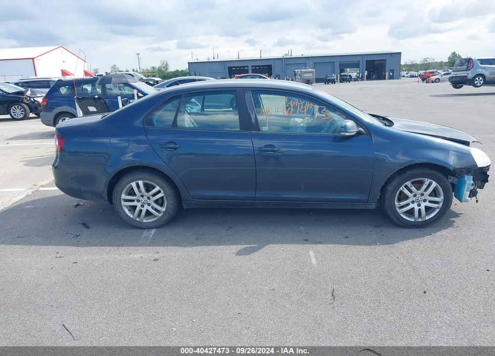 2008 VOLKSWAGEN JETTA SEDAN VIN: 3VWJM71K48M082094
