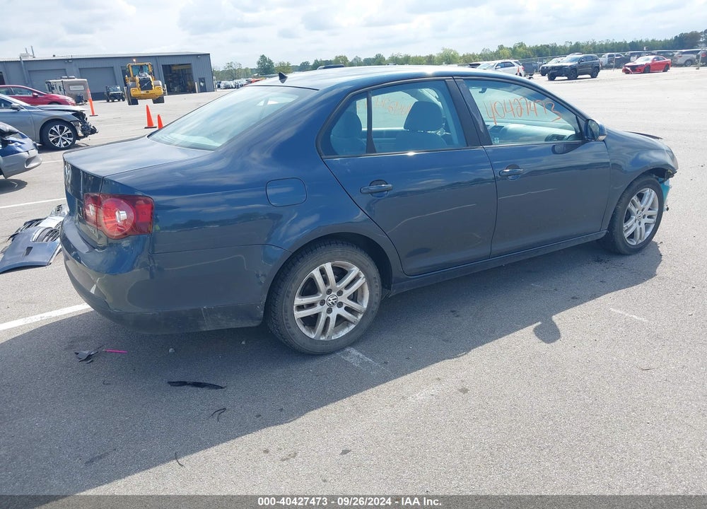 2008 VOLKSWAGEN JETTA SEDAN VIN: 3VWJM71K48M082094