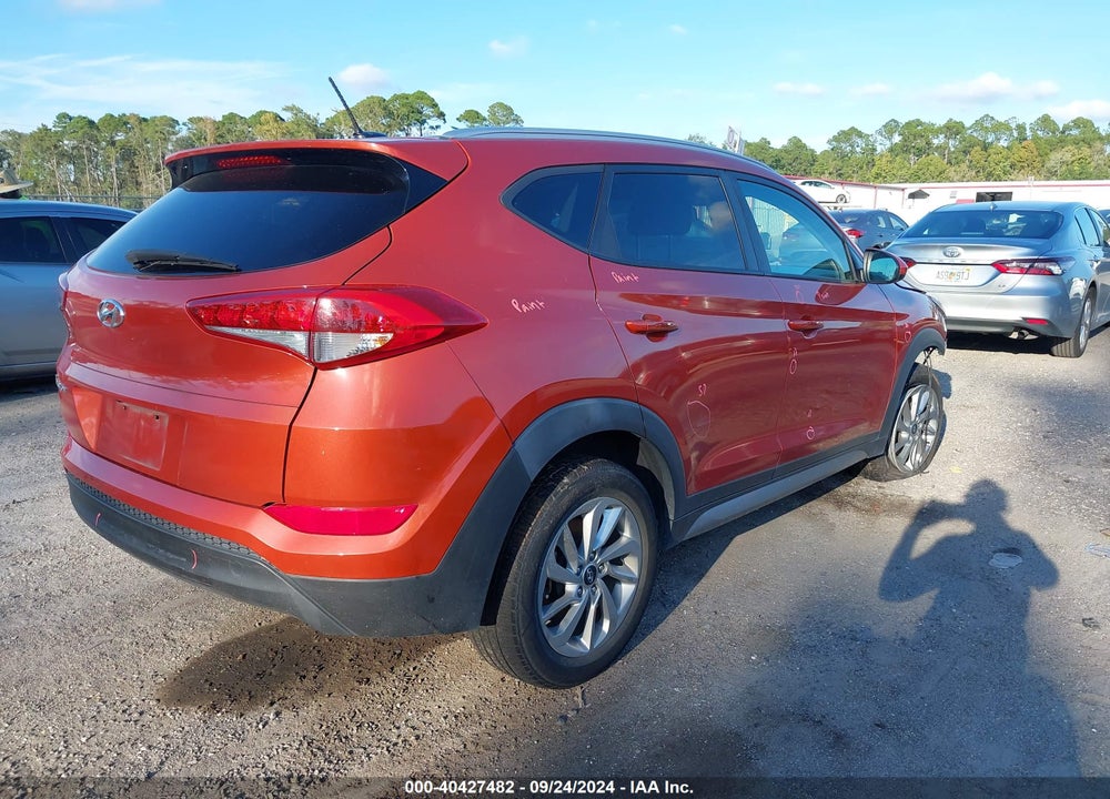 2017 HYUNDAI TUCSON SE VIN: KM8J33A41HU273835