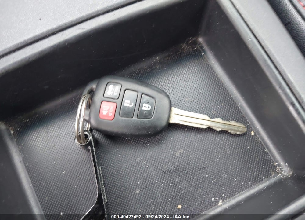 2017 TOYOTA CAMRY SE VIN: 4T1BF1FK6HU363442
