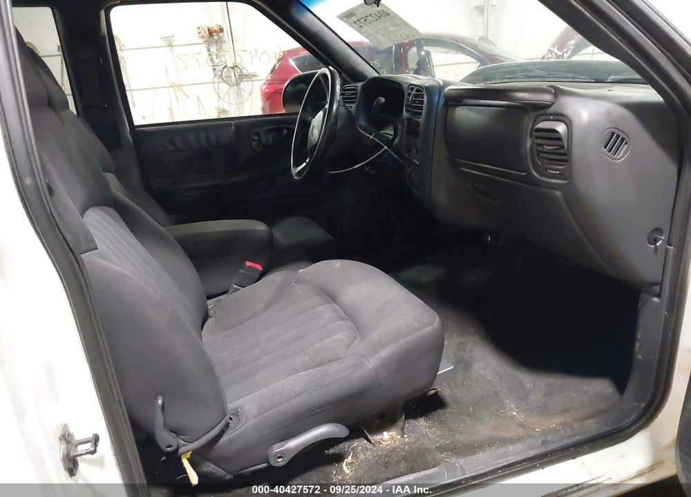 2003 CHEVROLET S-10 LS VIN: 1GCCS19X238209694